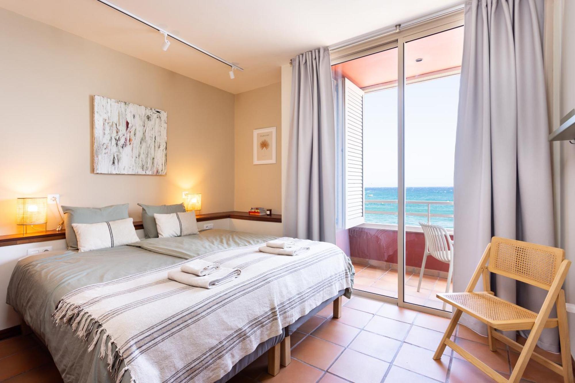 Amazing Beachfront Casa Corina I Appartement